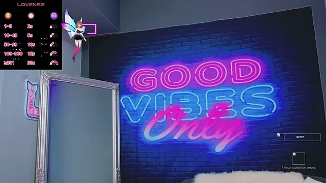 AlessiaCroft online show from 10/20/25, 04:03