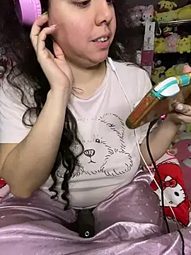 w3tkittty online show from 07/02/26, 11:44