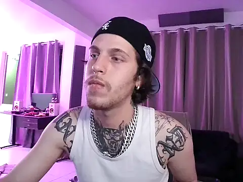 bigrosa21cm online show from 10/31/25, 11:33