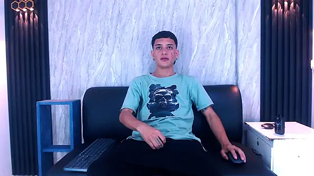 Matt Ruso online show from 10/21/25, 03:39
