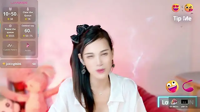 Snapshot of LunaBelle1984 chatting on 09/16/25, 03:13 LunaBelle1984 online show from 09/16/25, 03:13