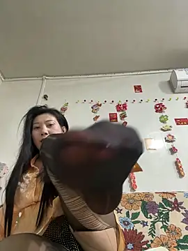 Snapshot of MeiMei99 chatting on 06/13/26, 04:05 MeiMei99 online show from 06/13/26, 04:05