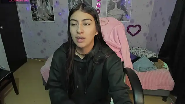 Medussa katt online show from 11/12/25, 04:16