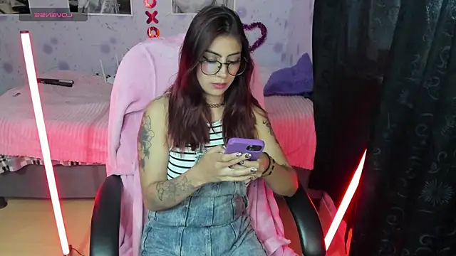 Snapshot of Medussa_katt chatting on 06/07/26, 10:26 Medussa katt online show from 06/07/26, 10:26