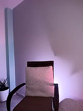 Alicia Montess online show from 10/19/25, 04:15