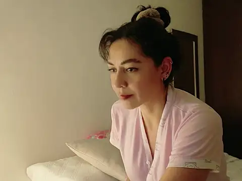 Snapshot of Alicia_Montess chatting on 01/14/26, 03:32 Alicia Montess online show from 01/14/26, 03:32