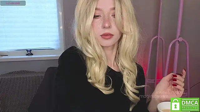 Snapshot of sweetuniporn chatting on 10/06/25, 06:25 sweetuniporn online show from 10/06/25, 06:25