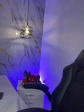 Kariina  69 online show from 04/23/26, 02:51
