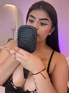 Snapshot of Kariina__69 chatting on 10/08/25, 03:41 Kariina 69 online show from 10/08/25, 03:41