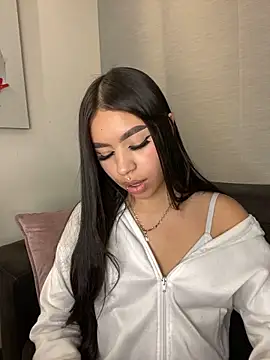 Cristina pinkk online show from 11/04/25, 02:37