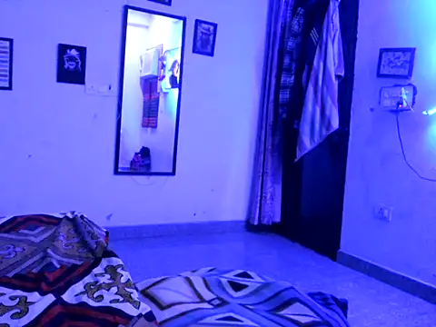 Evalivehere online show from 02/04/26, 12:00