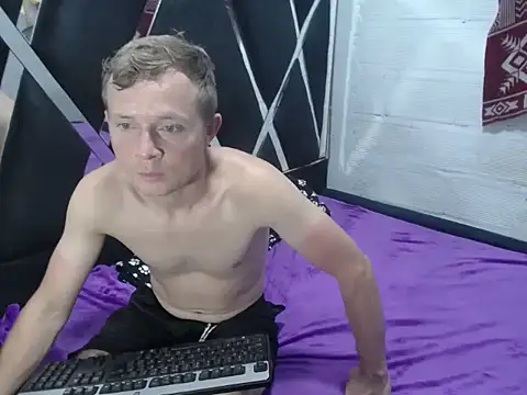 hot mann11 online show from 10/03/25, 12:36