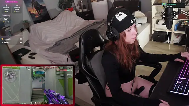 Horny Makima online show from 10/24/25, 09:19