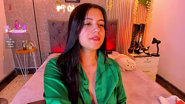 mialeia01 online show from 01/17/26, 08:34