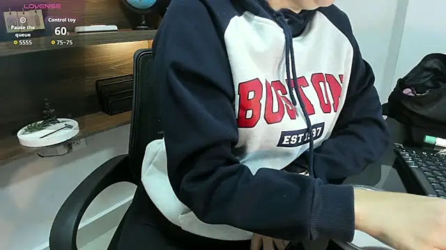 AlissaJoness online show from 04/12/26, 11:46