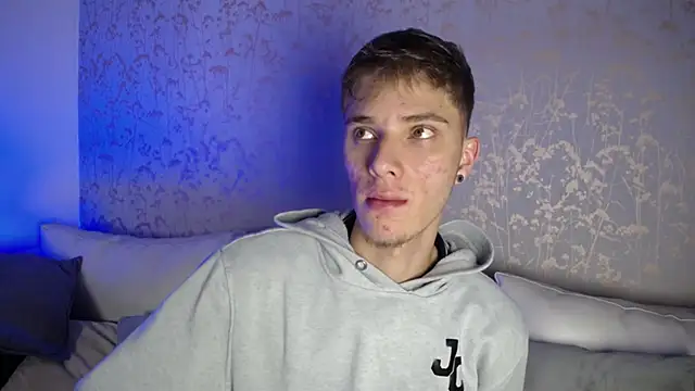 Snapshot of Robbin_Blaze chatting on 01/14/26, 05:33 Robbin Blaze online show from 01/14/26, 05:33