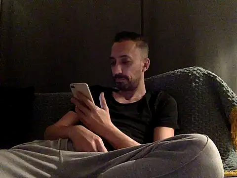 who am i x404 online show from 01/12/26, 08:15