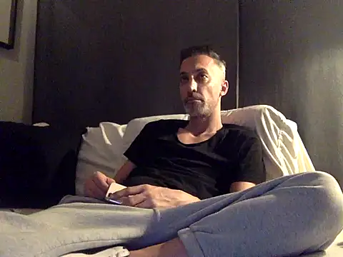 who am i x404 online show from 01/05/26, 05:27