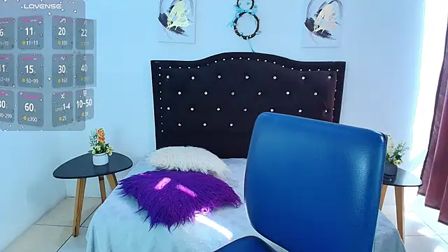 Snapshot of Ariana_F_W chatting on 09/11/25, 01:44 Ariana F W online show from 09/11/25, 01:44