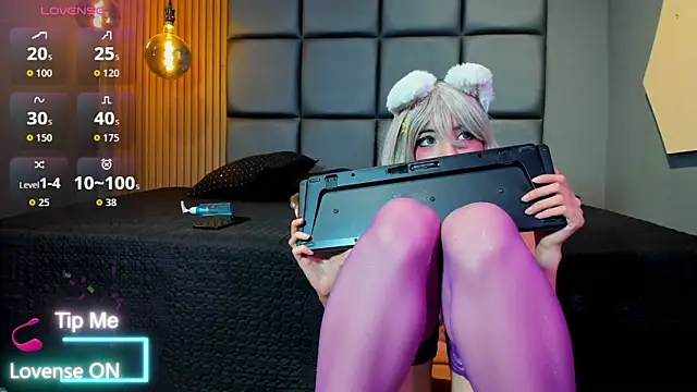 Snapshot of ALISSON_VEGA chatting on 09/29/25, 07:04 ALISSON VEGA online show from 09/29/25, 07:04