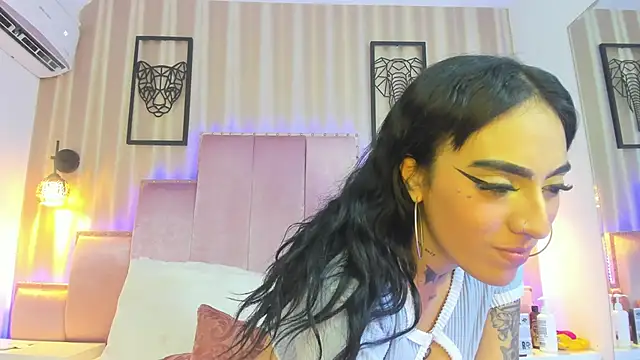 SamanthaAdele online show from 11/26/25, 08:53