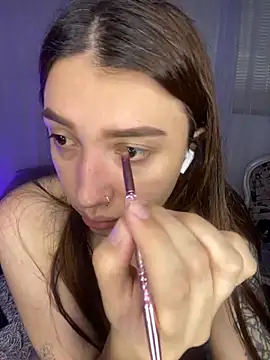 Mia  Gray online show from 11/11/25, 07:52