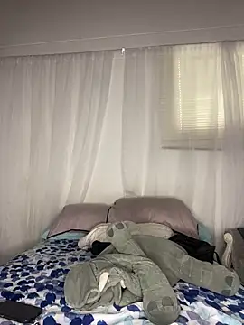 Mia  Gray online show from 11/27/25, 06:08