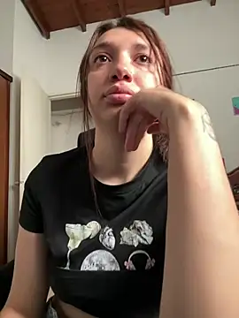 Snapshot of Mia__Gray chatting on 07/14/26, 04:24 Mia Gray online show from 07/14/26, 04:24