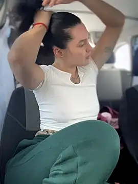 MeekyRich online show from 11/12/25, 04:05