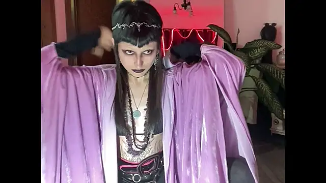 Snapshot of ELENA_UMBRA chatting on 10/15/25, 08:44 ELENA UMBRA online show from 10/15/25, 08:44