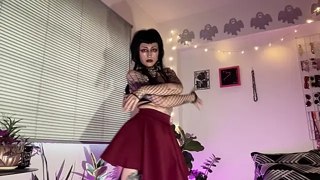 ELENA UMBRA online show from 05/13/26, 10:39