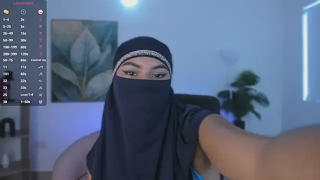 Snapshot of kylie_soraya chatting on 09/28/25, 04:03 kylie soraya online show from 09/28/25, 04:03