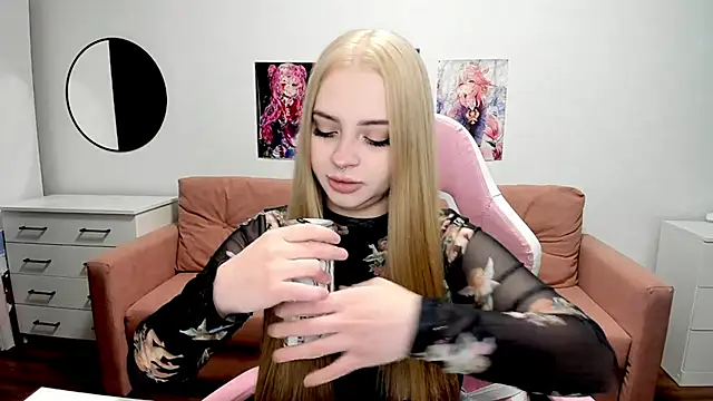 mistress lain online show from 03/12/26, 11:53