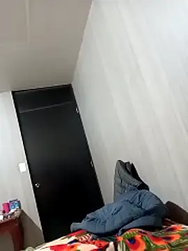 luuiss12 online show from 12/05/25, 08:24