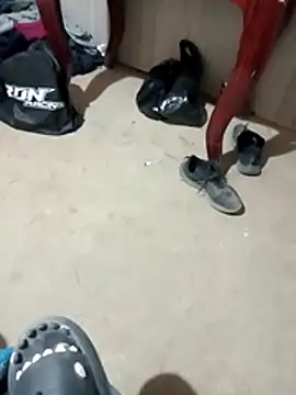 luuiss12 online show from 12/22/25, 04:01