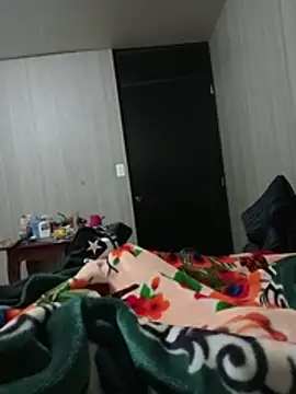 luuiss12 online show from 12/01/25, 06:47