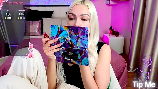 LinaLirian online show from 10/08/25, 01:45