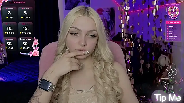 LinaLirian online show from 04/08/26, 10:06