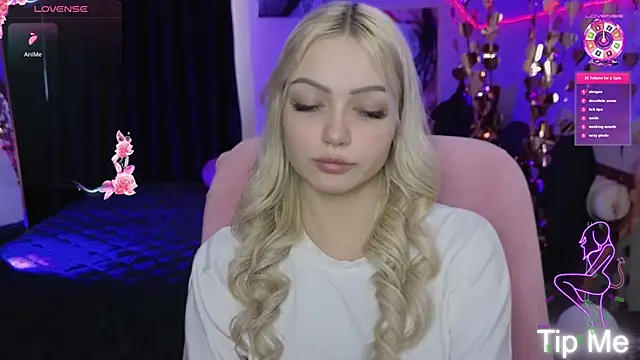 LinaLirian online show from 04/13/26, 08:07