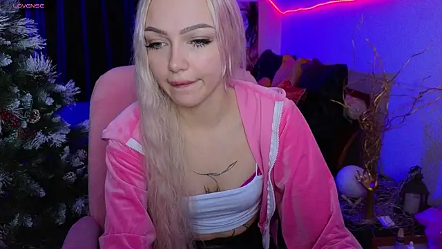 LinaLirian online show from 01/11/26, 04:03