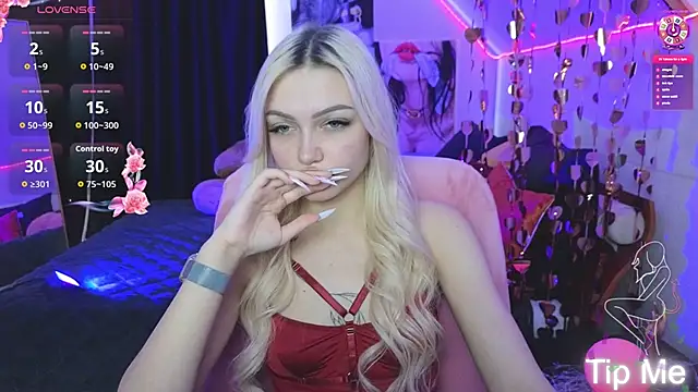 LinaLirian online show from 03/05/26, 02:02