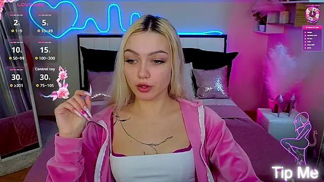 LinaLirian online show from 02/23/26, 10:05