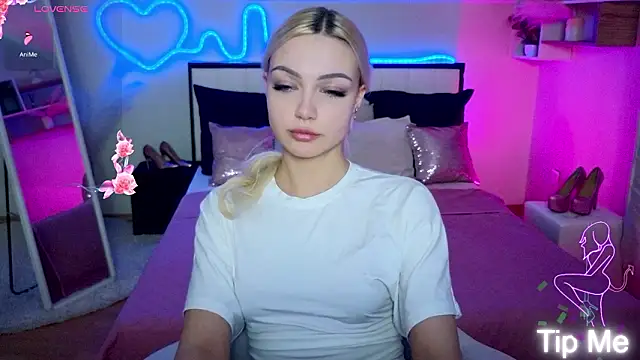 LinaLirian online show from 02/10/26, 02:38