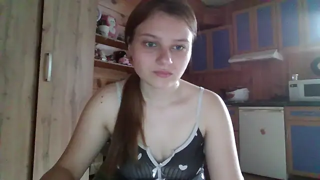 Snapshot of Little_shygirl chatting on 09/24/25, 04:08 Little shygirl online show from 09/24/25, 04:08