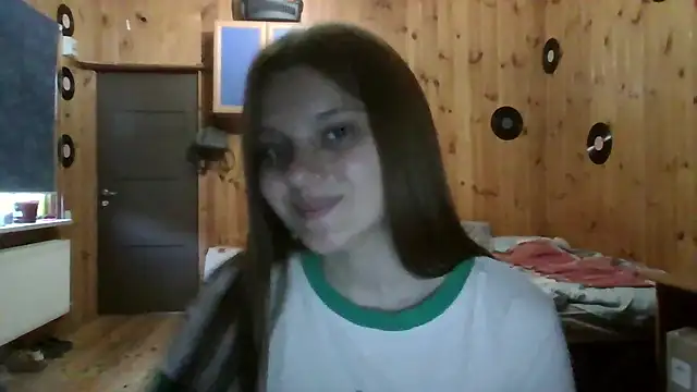 Snapshot of Little_shygirl chatting on 09/09/25, 04:05 Little shygirl online show from 09/09/25, 04:05