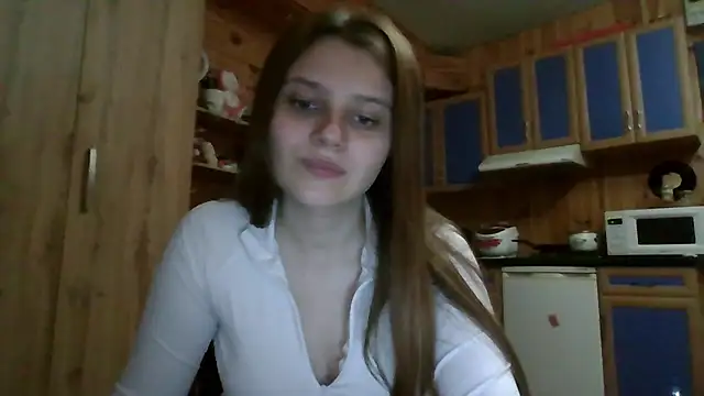 Snapshot of Little_shygirl chatting on 09/30/25, 04:24 Little shygirl online show from 09/30/25, 04:24
