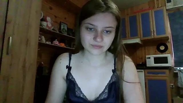 Snapshot of Little_shygirl chatting on 10/15/25, 04:22 Little shygirl online show from 10/15/25, 04:22