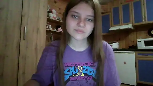 Snapshot of Little_shygirl chatting on 09/28/25, 02:18 Little shygirl online show from 09/28/25, 02:18