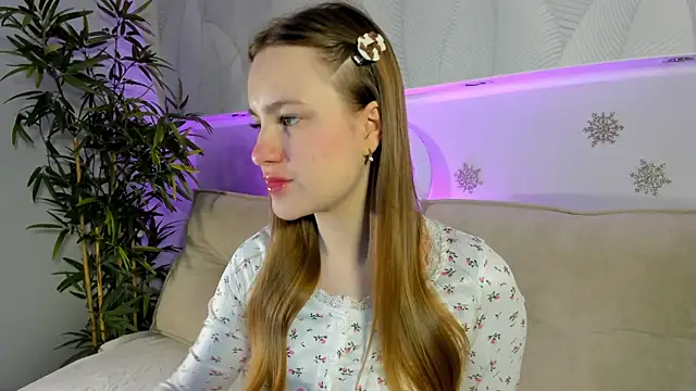 Candy Cansew online show from 12/05/25, 01:05