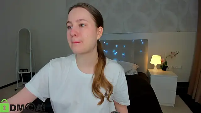 Candy Cansew online show from 12/15/25, 09:26